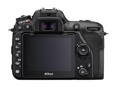 Nikon D7500 + AF-S DX 18-140/3,5-5,6 G ED VR