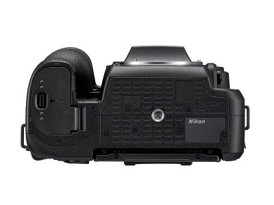 Nikon D7500 + AF-S DX 18-140/3,5-5,6 G ED VR